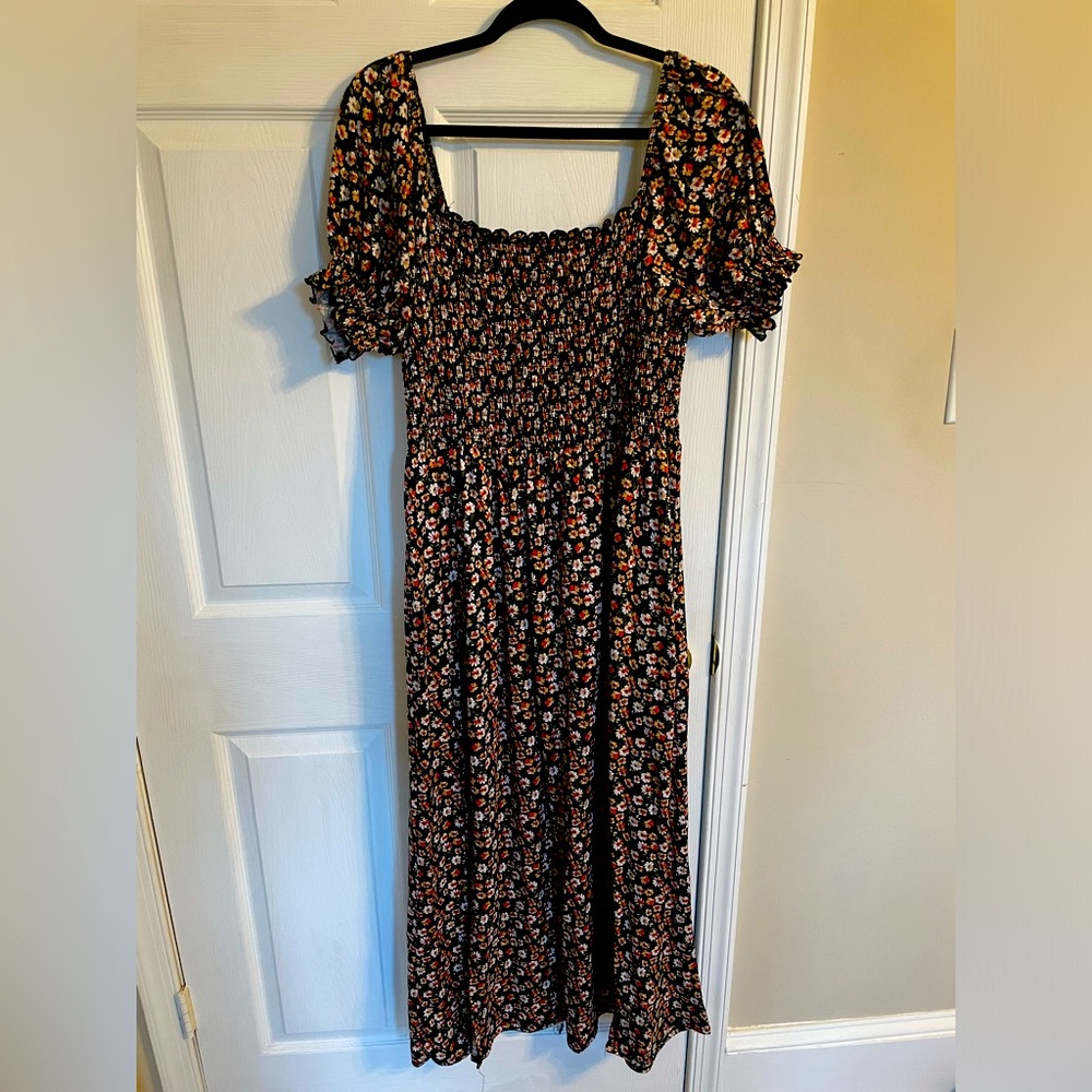Vibe Floral Maxi Dress - Black and Pink